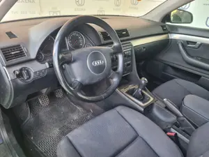 AUDI A4 BERLINA (8E) foto 4