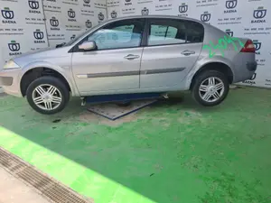 RENAULT MEGANE II BERLINA 5P foto 3