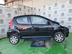 PEUGEOT 107 foto 4