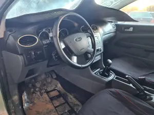 FORD FOCUS BERLINA (CAP) foto 7