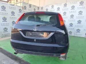 FORD FOCUS BERLINA (CAK) foto 2