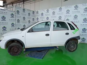 OPEL CORSA C foto 1