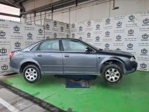 AUDI A4 BERLINA (8E) foto 7