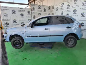 SEAT IBIZA (6L1) foto 2