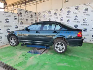 BMW SERIE 3 BERLINA (E46) foto 7