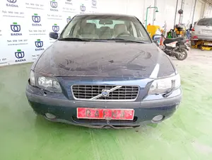 VOLVO S60 BERLINA foto 4