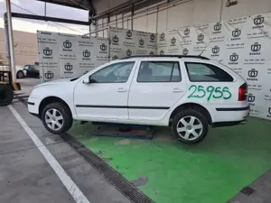 SKODA OCTAVIA BERLINA (1Z3) foto 2