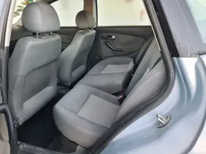 SEAT CORDOBA BERLINA (6L2) foto 3