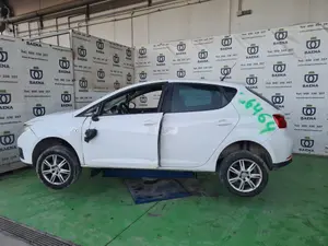 SEAT IBIZA BERLINA (6J5) foto 5