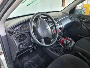 FORD FOCUS BERLINA (CAK) foto 3
