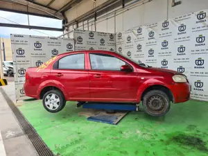 CHEVROLET AVEO BERLINA foto 5