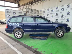 VOLKSWAGEN PASSAT BERLINA (3B3) foto 5