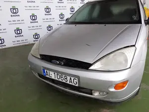 FORD FOCUS BERLINA (CAK) foto 2