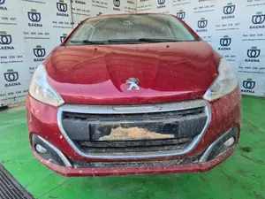 PEUGEOT 208 foto 1