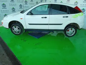FORD FOCUS BERLINA (CAK) foto 3