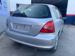 HONDA CIVIC 5 PUERTAS (EU7/8) foto 1