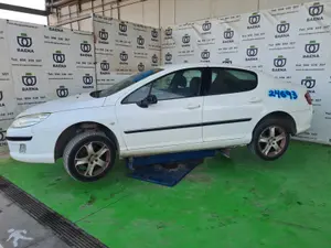 PEUGEOT 407 foto 3