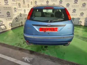 FORD FOCUS BERLINA (CAK) foto 1