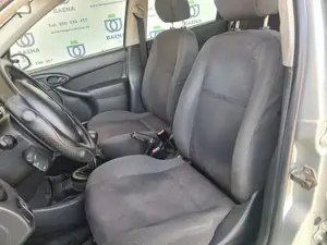 FORD FOCUS BERLINA (CAK) foto 4