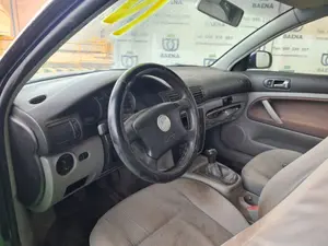 VOLKSWAGEN PASSAT BERLINA (3B3) foto 6
