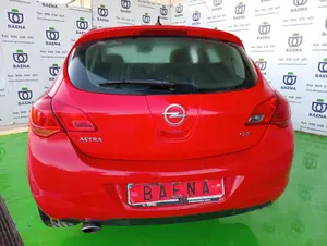 OPEL ASTRA J BERLINA 5P foto 2