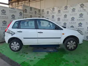 FORD FIESTA (CBK) foto 2