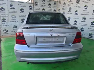 OPEL VECTRA B BERLINA foto 5