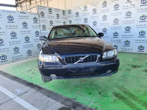 VOLVO S60 BERLINA foto 1