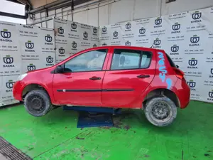 RENAULT CLIO III foto 2