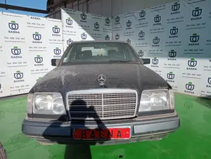 MERCEDES-BENZ CLASE E (BM 124) BERLINA foto 4