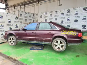 AUDI A8 (D2) foto 4