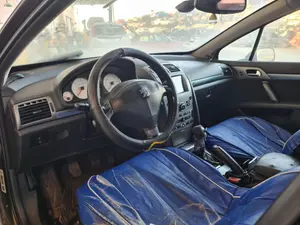 PEUGEOT 407 foto 7