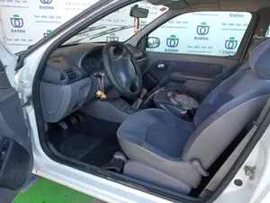 RENAULT CLIO II FASE I (B/CB0) foto 4