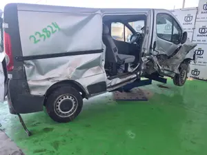 RENAULT TRAFIC II COMBI foto 2