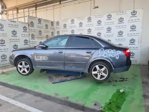 AUDI A4 BERLINA (8E) foto 4