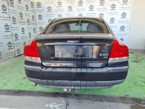 VOLVO S60 BERLINA foto 2