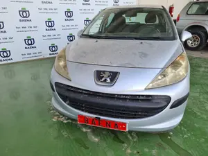 PEUGEOT 207 foto 3