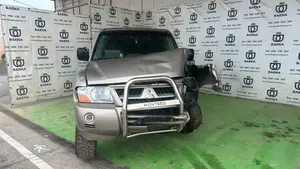 MITSUBISHI MONTERO (V60/V70) foto 1