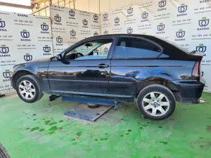 BMW SERIE 3 BERLINA (E46) foto 6