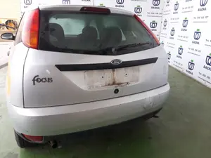 FORD FOCUS BERLINA (CAK) foto 3