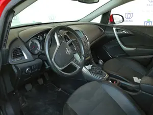 OPEL ASTRA J BERLINA 5P foto 3
