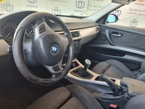 BMW SERIE 3 BERLINA (E90) foto 3