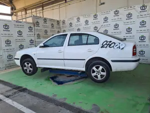SKODA OCTAVIA BERLINA (1U2) foto 7