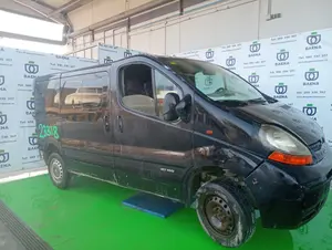 RENAULT TRAFIC II FURGÓN foto 4