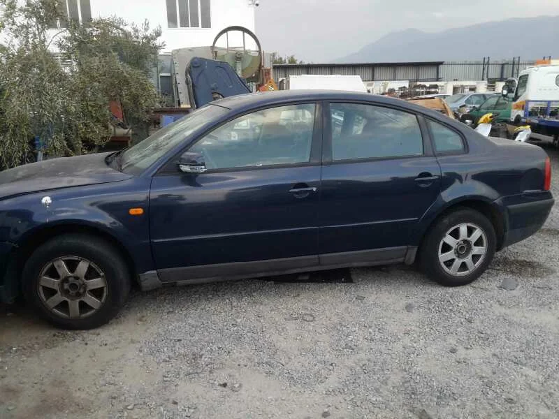 VOLKSWAGEN PASSAT BERLINA (3B2)