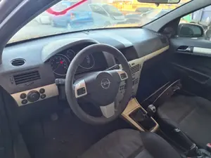 OPEL ASTRA H BERLINA foto 5