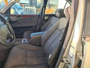 MERCEDES-BENZ CLASE E (BM 210) BERLINA foto 5
