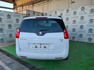 PEUGEOT 5008 foto 5