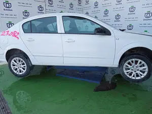 OPEL ASTRA H BERLINA foto 3