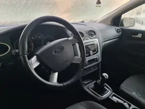 FORD FOCUS BERLINA (CAP) foto 7